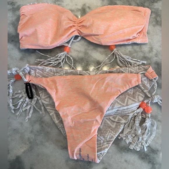 Victoria's Secret REVERSIBLE Bikini Size L - Picture 2 of 3